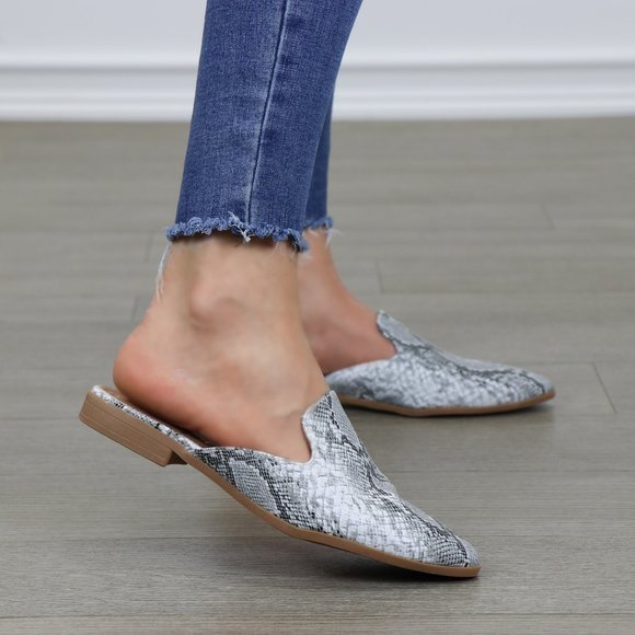 Snake Print Pointy Toe Slip On Mule Loafers - Picture 2 of 8